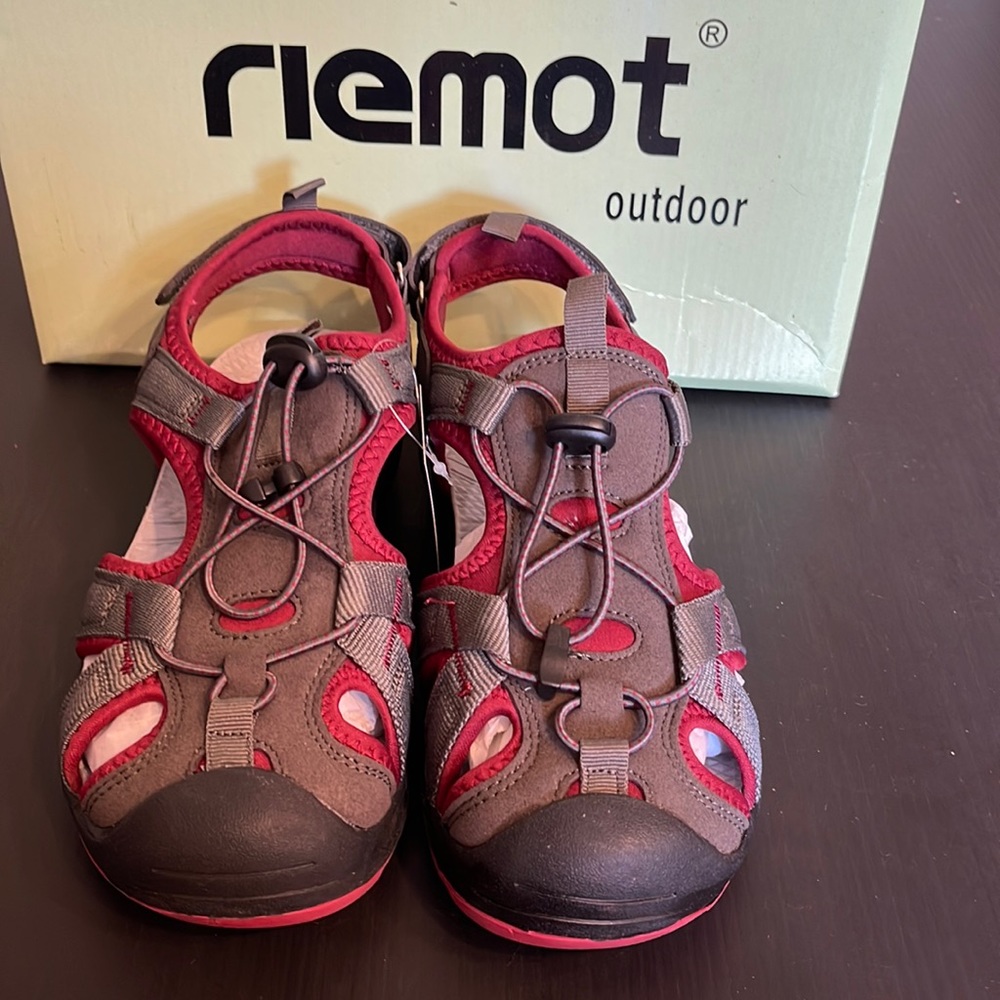 Riemot outdoor sandals NWB